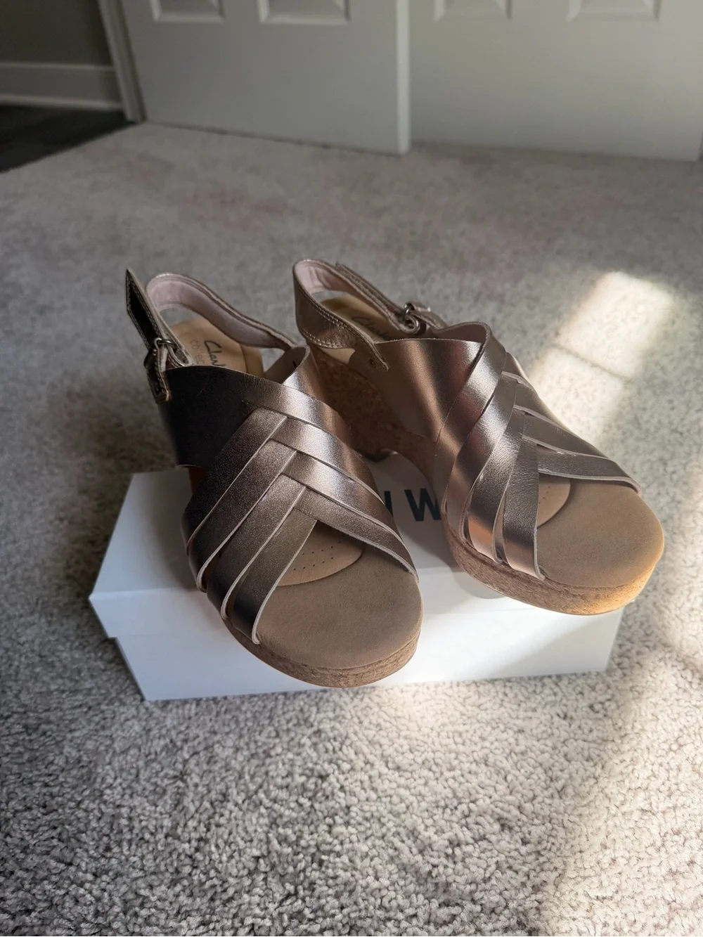 Clarks Metallic Rose Gold Taupe Strappy Slingback Wedge Sandals size 9